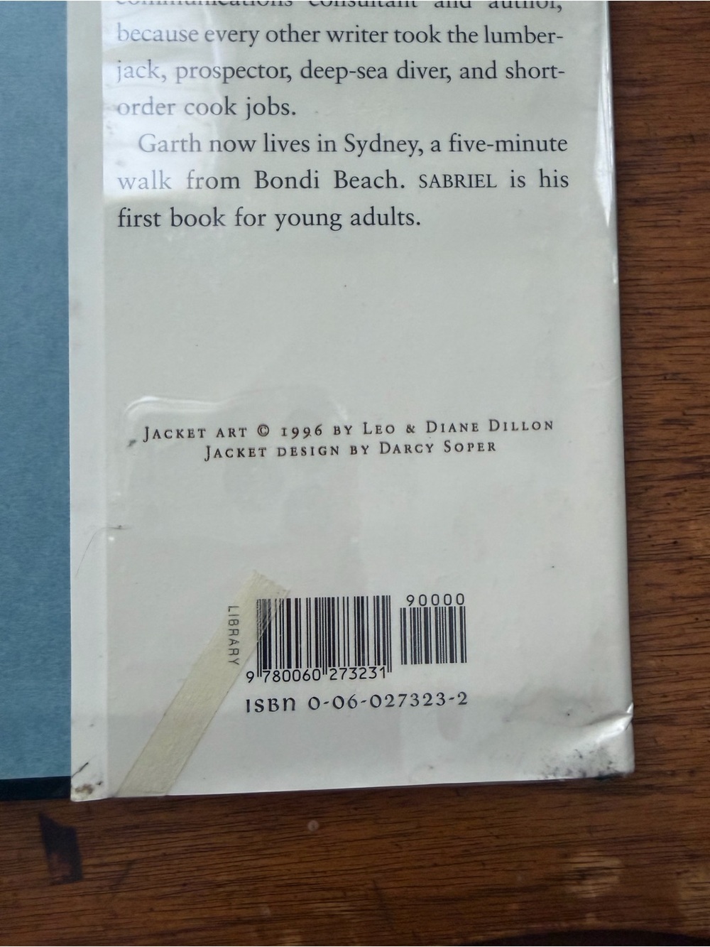 Sabriel by Garth Nix (The Abhorsen Trilogy) Hardcover - Picture 6 of 7